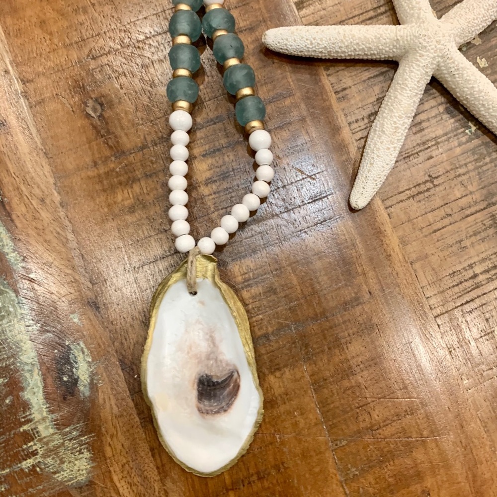 SOLD- Oyster Pendant Necklace - Picture 3 of 3